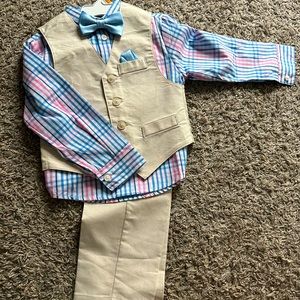 Brand new Nautica, 3T kids suite
